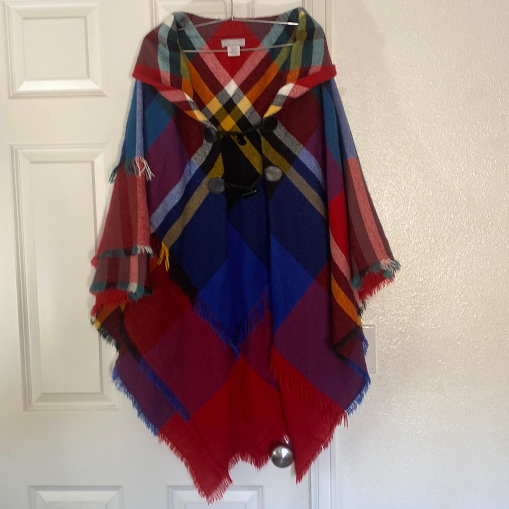 100% Acrylic, one size, like new! Worn once! Warm and cozy!!